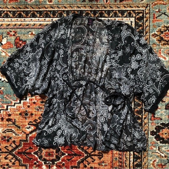 Wrapper Tops - WRAPPER Boho Chic Tie Front Kimono Style Top ✨ XL